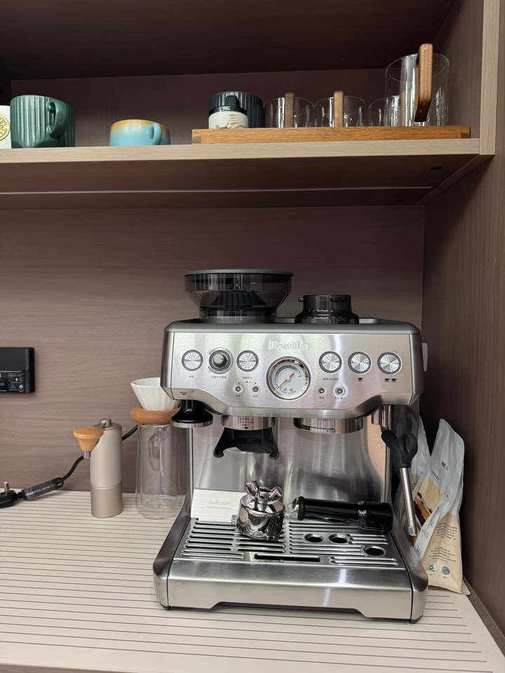 Máy pha cà phê Breville 870 So sánh máy pha cà phê Corrima CRM3200B và Breville 870